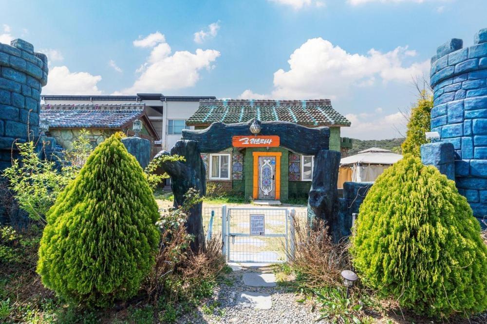 Lala Land Pet Friendly Pension Gyeongju Dış mekan fotoğraf