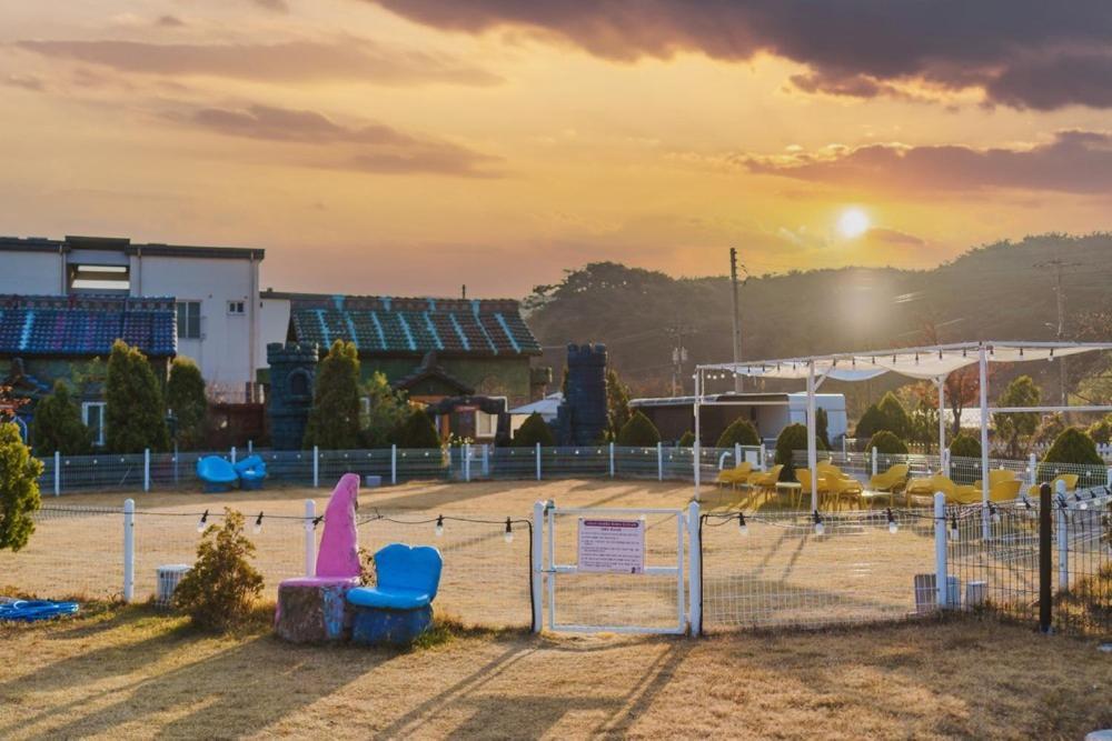 Lala Land Pet Friendly Pension Gyeongju Dış mekan fotoğraf